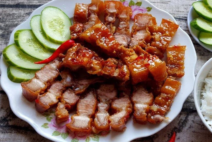 Thịt Ba Chỉ Chiên Giòn Sốt Mì