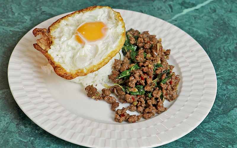 Cơm Bò Bằm Lá Quế 